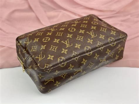 LOUIS VUITTON TROUSSE 28 